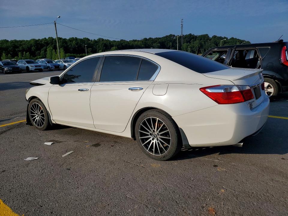 Photo 2 from auction – 2015 HONDA ACCORD with VIN 1HGCR2F53FA130697