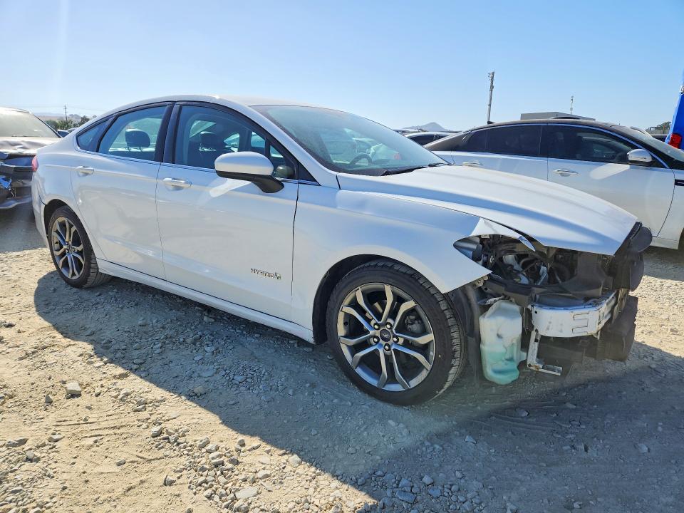Photo 4 from auction – 2017 FORD FUSION with VIN 3FA6P0LU1HR234329