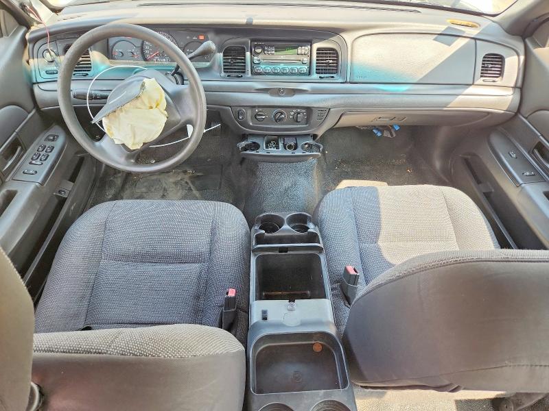 Photo 8 from auction – 2003 FORD CROWN VICTORIA with VIN 2FAFP71W93X167518
