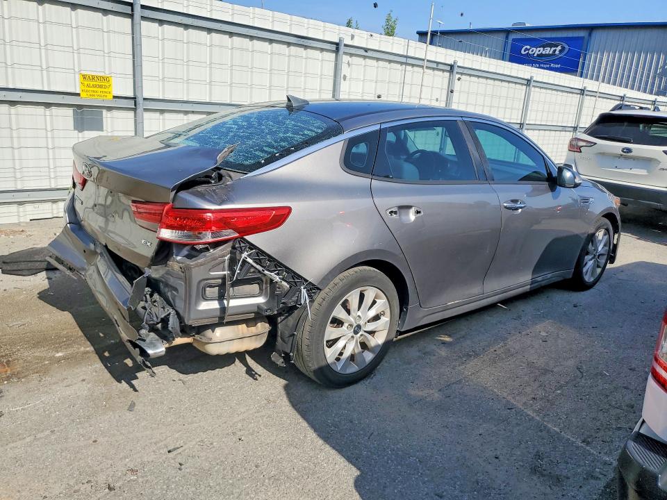 Photo 3 from auction – 2016 KIA OPTIMA with VIN 5XXGU4L39GG009496