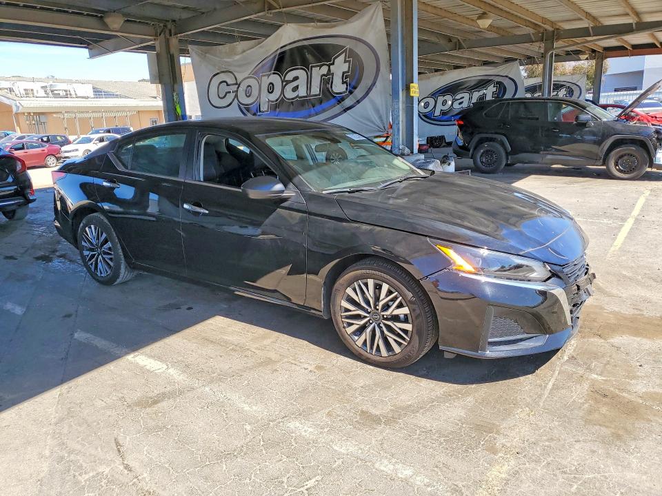 Photo 4 from auction – 2025 NISSAN ALTIMA with VIN 1N4BL4DV3SN429500