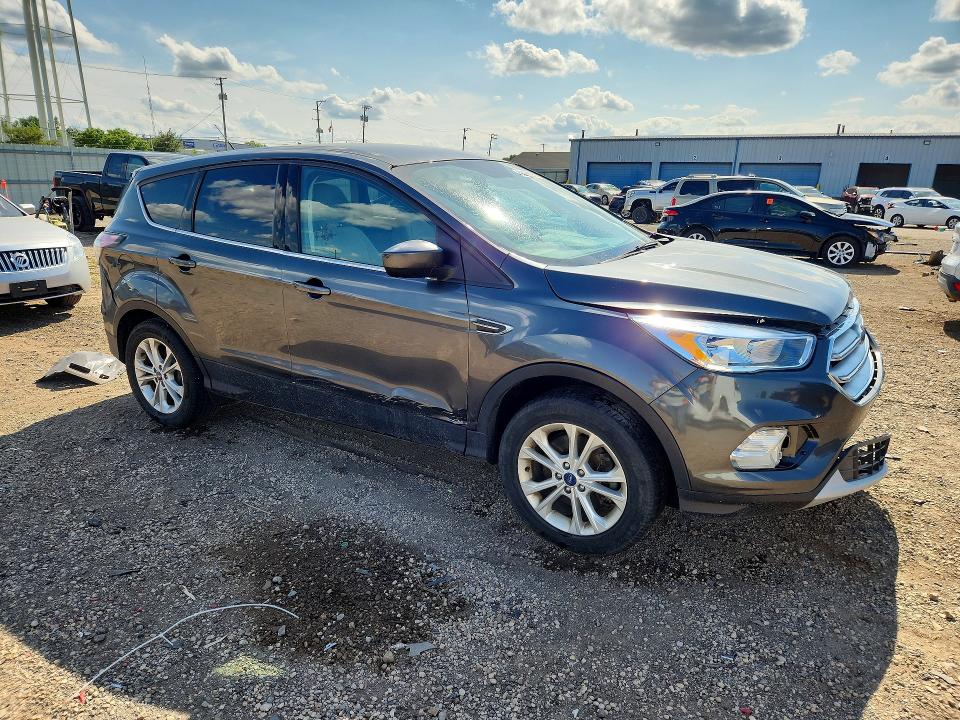 Photo 4 from auction – 2017 FORD ESCAPE with VIN 1FMCU0G93HUB31154