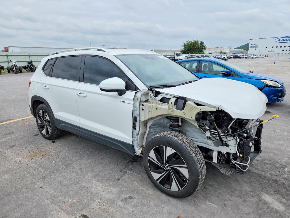 Photo 4 from auction – 2024 VOLKSWAGEN TAOS with VIN 3VVUX7B20RM060067