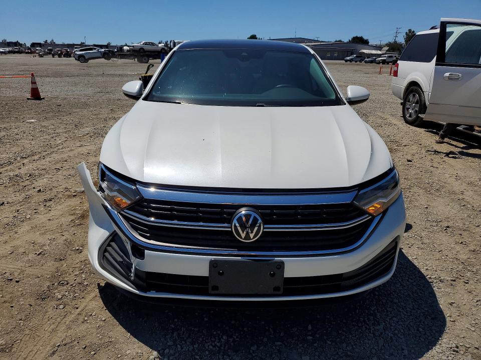 Photo 5 from auction – 2023 VOLKSWAGEN JETTA with VIN 3VW7M7BUXPM061999