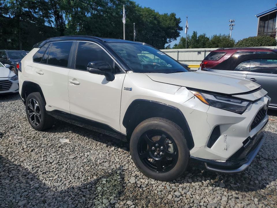 Photo 4 from auction – 2021 TOYOTA RAV4 PRIME with VIN JTMFB3FV5MD012071
