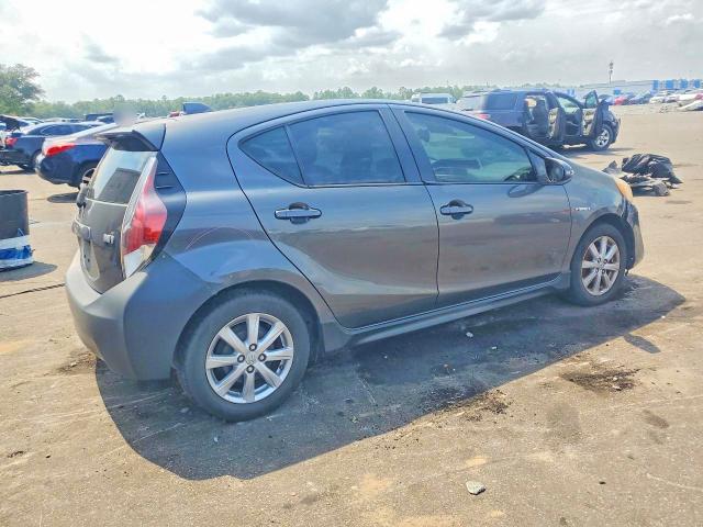 Photo 3 from auction – 2017 TOYOTA PRIUS C with VIN JTDKDTB33H1593770