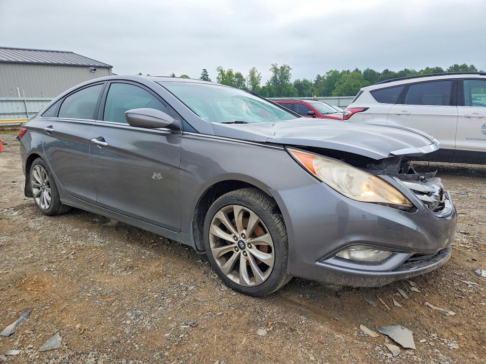 Photo 4 from auction – 2011 HYUNDAI SONATA with VIN 5NPEC4AC5BH161415