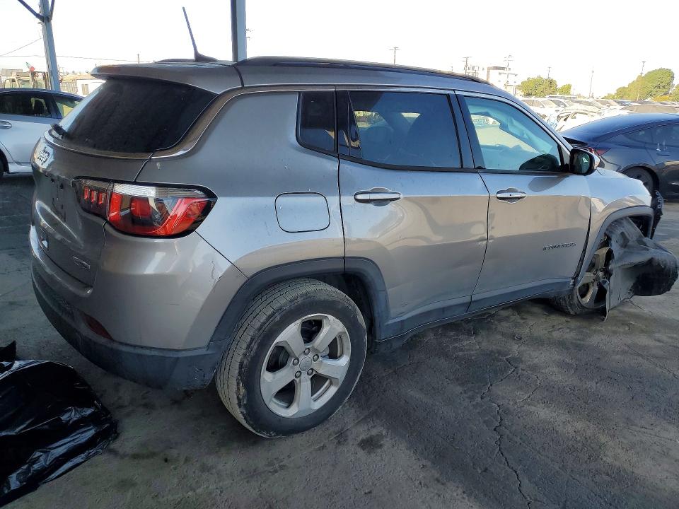 Photo 3 from auction – 2020 JEEP COMPASS with VIN 3C4NJCBB5LT141236