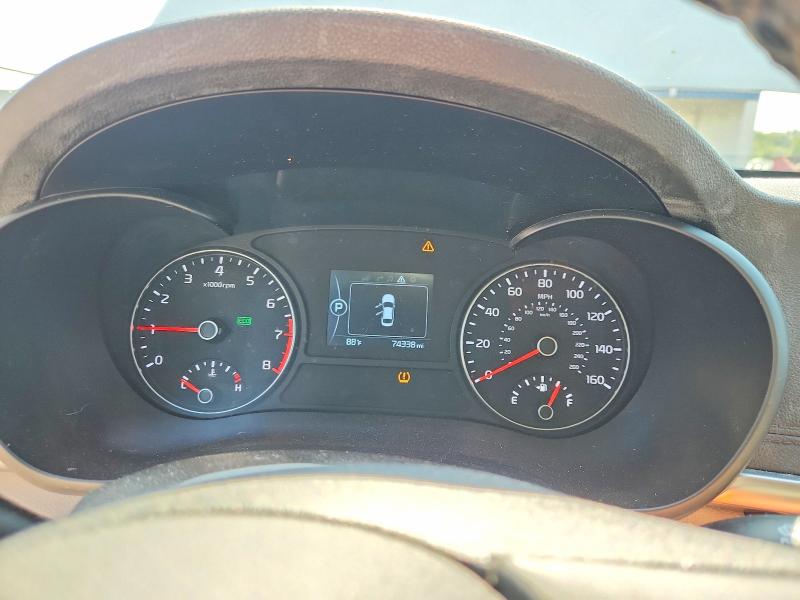 Photo 9 from auction – 2016 KIA OPTIMA with VIN 5XXGU4L32GG063349