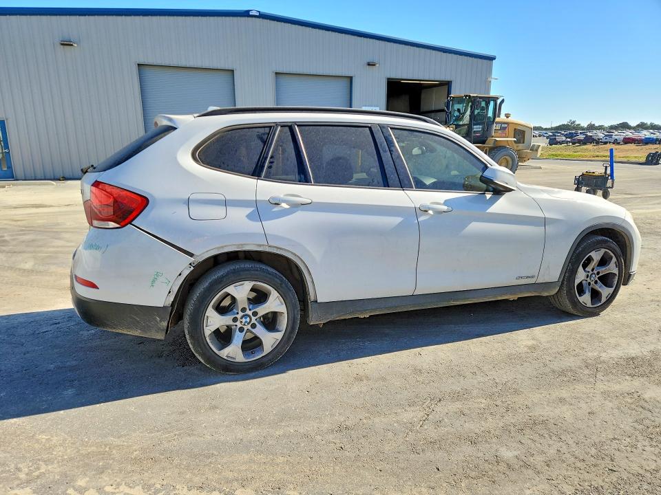 Photo 3 from auction – 2015 BMW X1 with VIN WBAVM1C5XFV316201