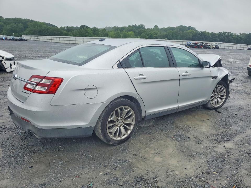Photo 3 from auction – 2015 FORD TAURUS with VIN 1FAHP2F86FG101489