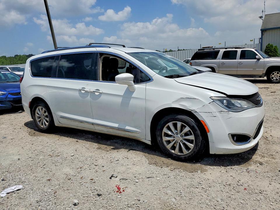 Photo 4 from auction – 2019 CHRYSLER PACIFICA with VIN 2C4RC1BG6KR581446