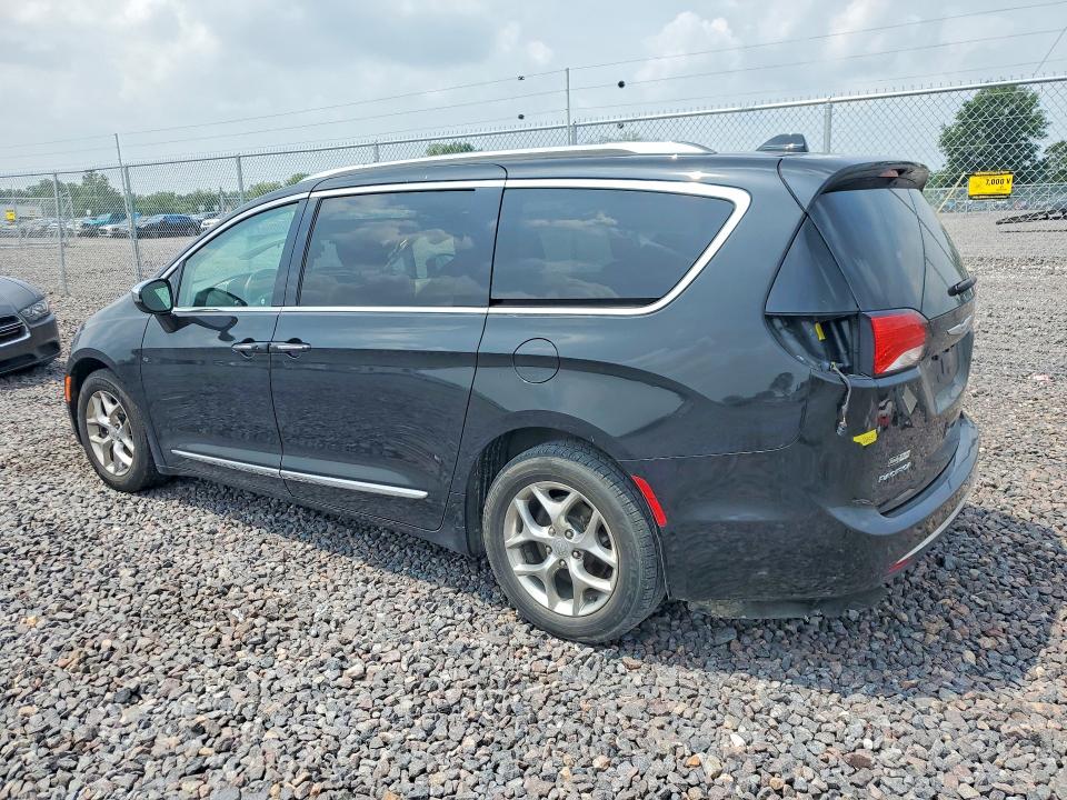 Photo 2 from auction – 2018 CHRYSLER PACIFICA with VIN 2C4RC1GG0JR232953