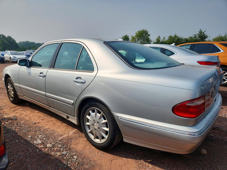 صورة رقم 2 من المزاد - 2000 MERCEDES-BENZ E مع VIN WDBJF65J9YB163851