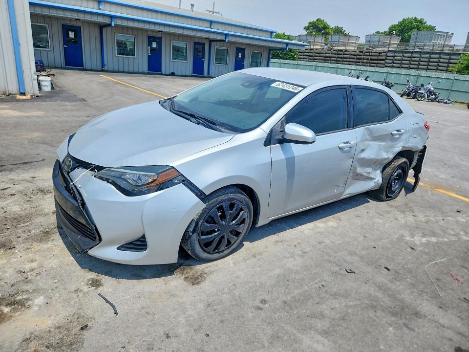 TOYOTA COROLLA 2017 con VIN 5YFBURHE5HP607918 - Foto de la subasta