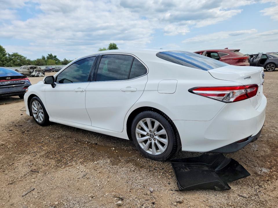 Photo 2 from auction – 2018 TOYOTA CAMRY with VIN 4T1B11HK5JU076384