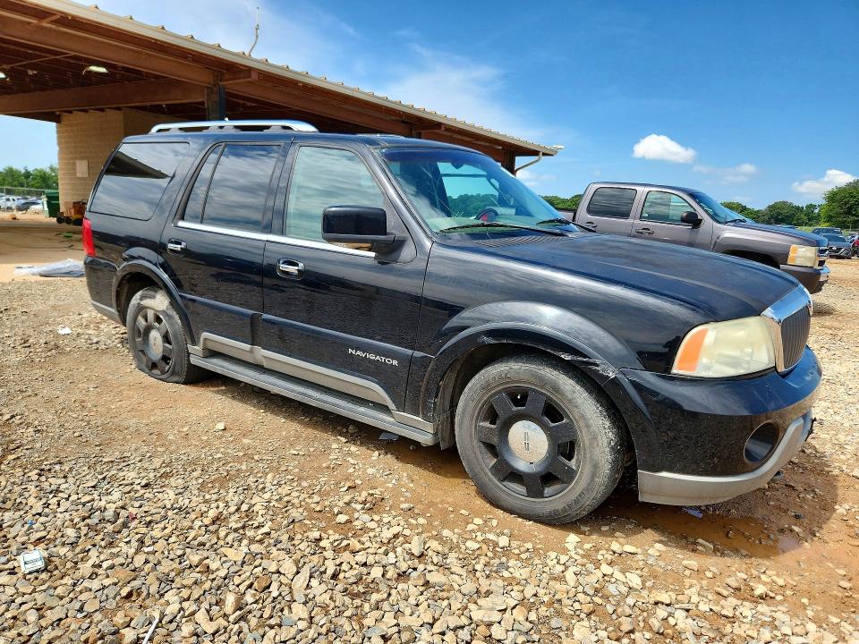 Photo 4 from auction – 2004 LINCOLN NAVIGATOR with VIN 5LMFU27R04LJ22479