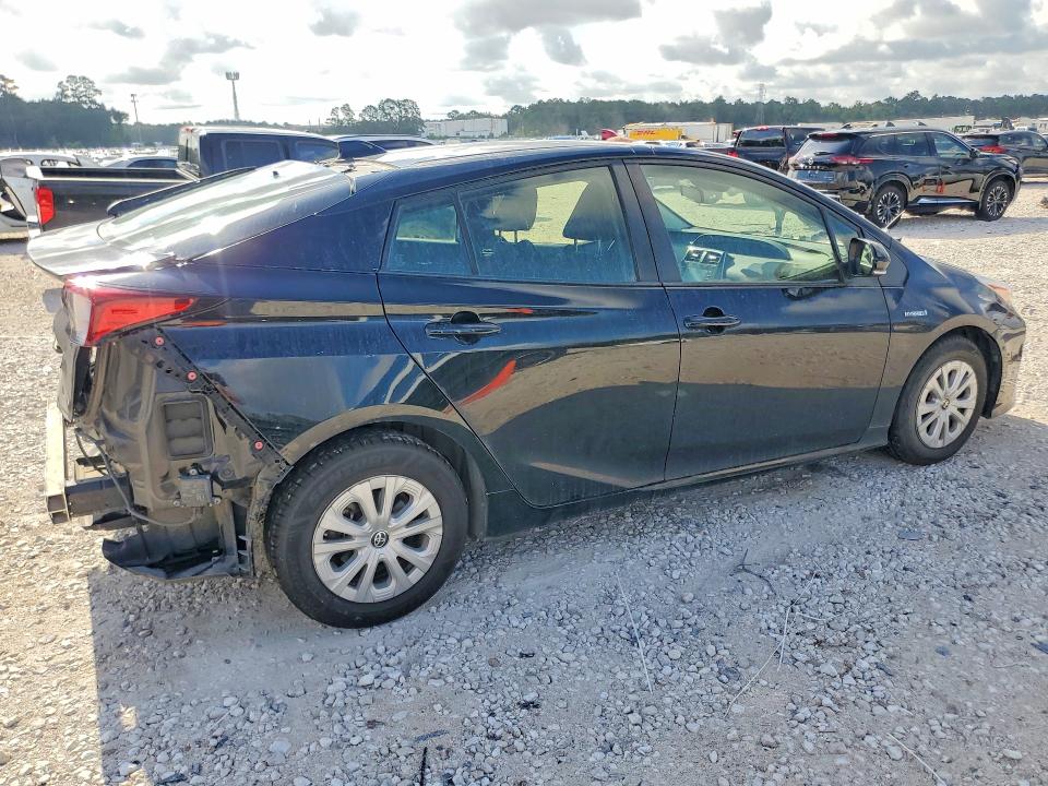 Photo 3 from auction – 2021 TOYOTA PRIUS with VIN JTDKAMFUXM3153030