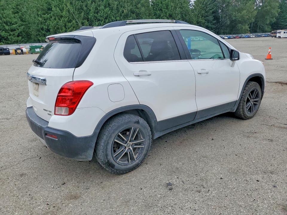 Photo 3 from auction – 2015 CHEVROLET TRAX with VIN 3GNCJTSB4FL197350