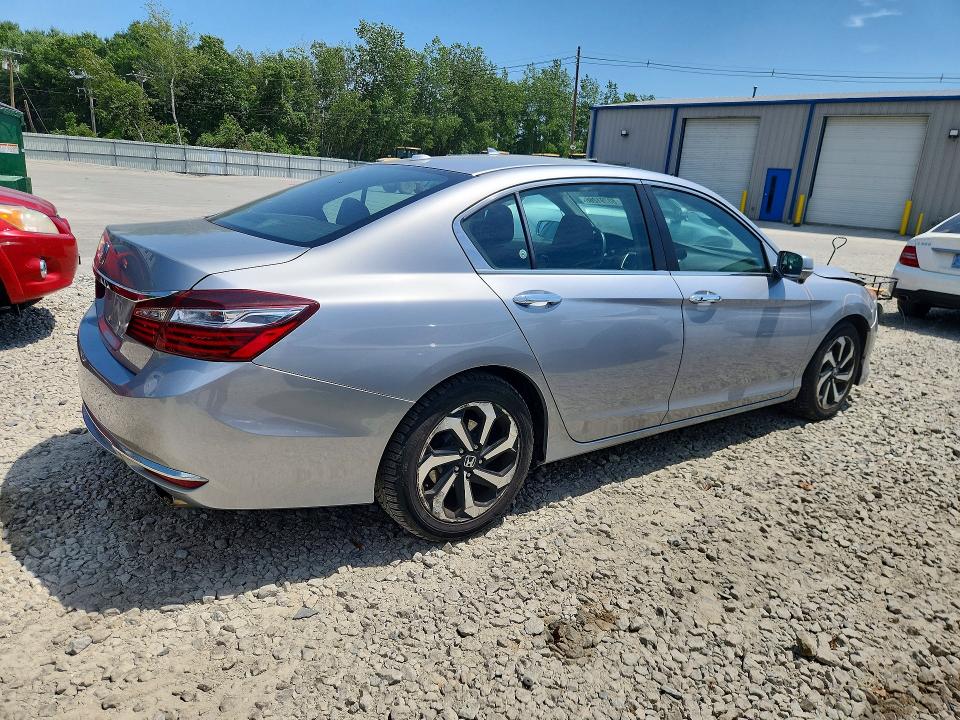 Photo 3 from auction – 2016 HONDA ACCORD with VIN 1HGCR2F75GA128386