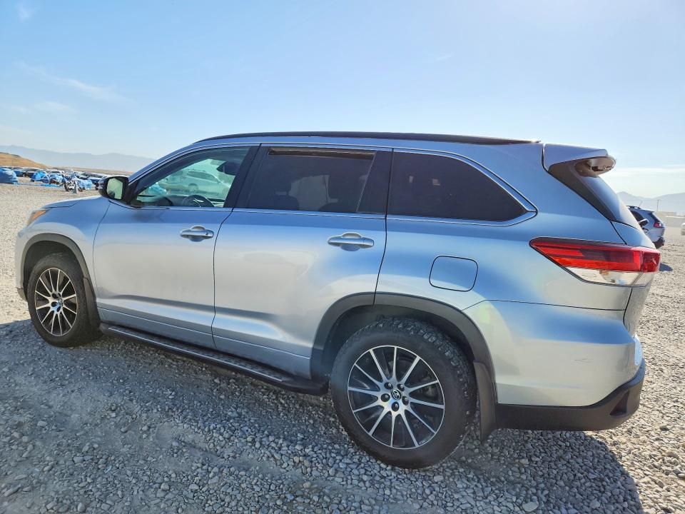 Photo 2 from auction – 2018 TOYOTA HIGHLANDER with VIN 5TDJZRFH1JS536305