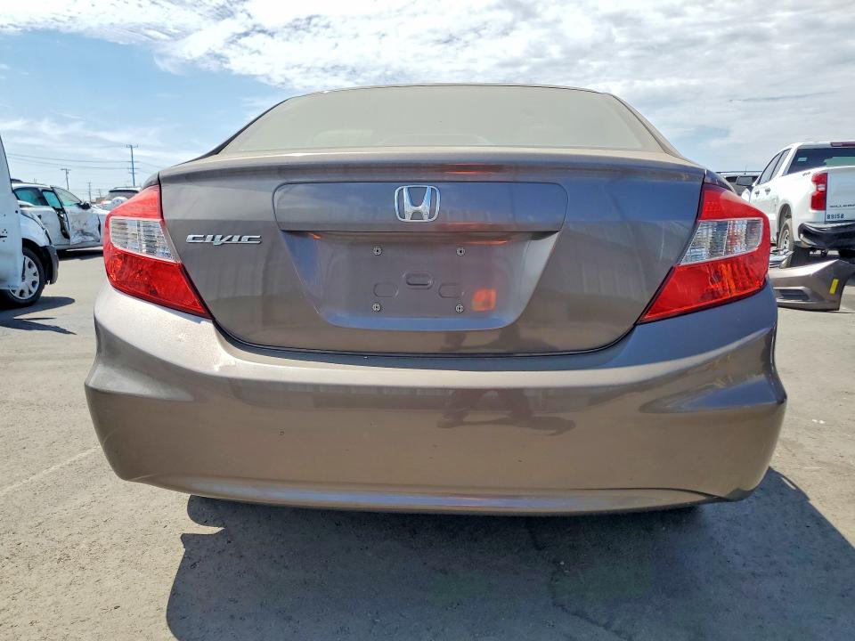 Photo 6 from auction – 2012 HONDA CIVIC with VIN 2HGFB2F82CH610142