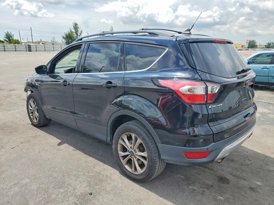 Photo 2 from auction – 2018 FORD ESCAPE with VIN 1FMCU9HD4JUD53666