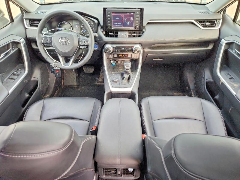 Photo 8 from auction – 2022 TOYOTA RAV4 with VIN JTMB6RFV8ND067282