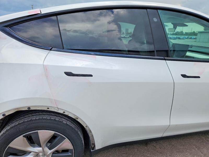 Photo 10 from auction – 2021 TESLA MODEL Y with VIN 5YJYGDEE9MF303005