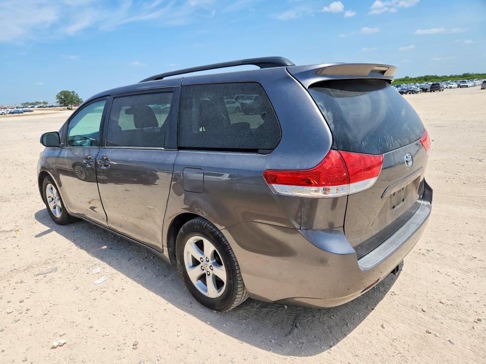 صورة رقم 2 من المزاد - 2014 TOYOTA SIENNA مع VIN 5TDKK3DCXES454009