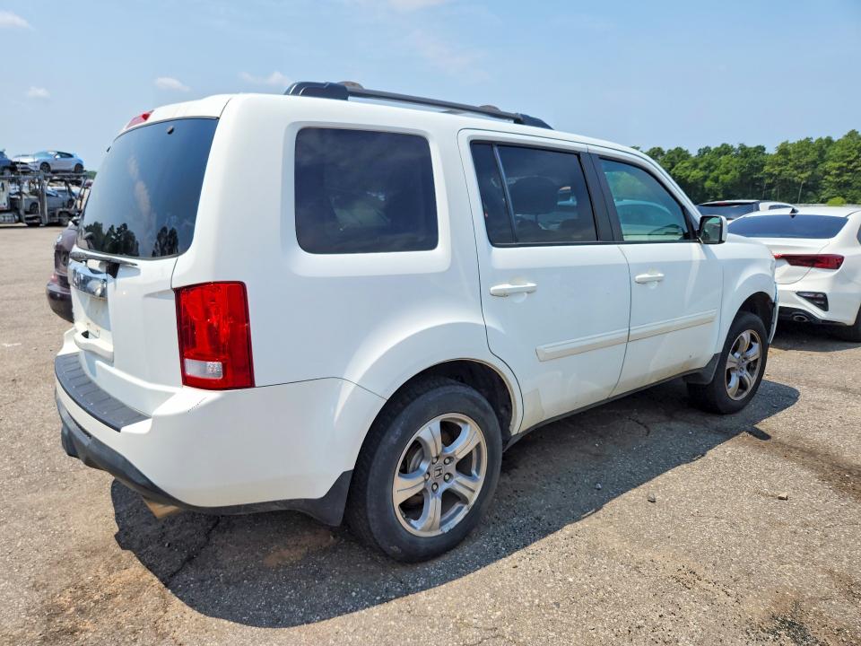 Photo 3 from auction – 2015 HONDA PILOT with VIN 5FNYF3H46FB029992