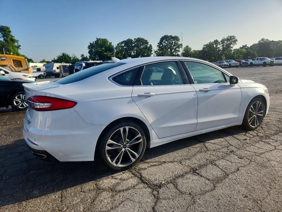 Photo 3 from auction – 2020 FORD FUSION with VIN 3FA6P0D97LR176133
