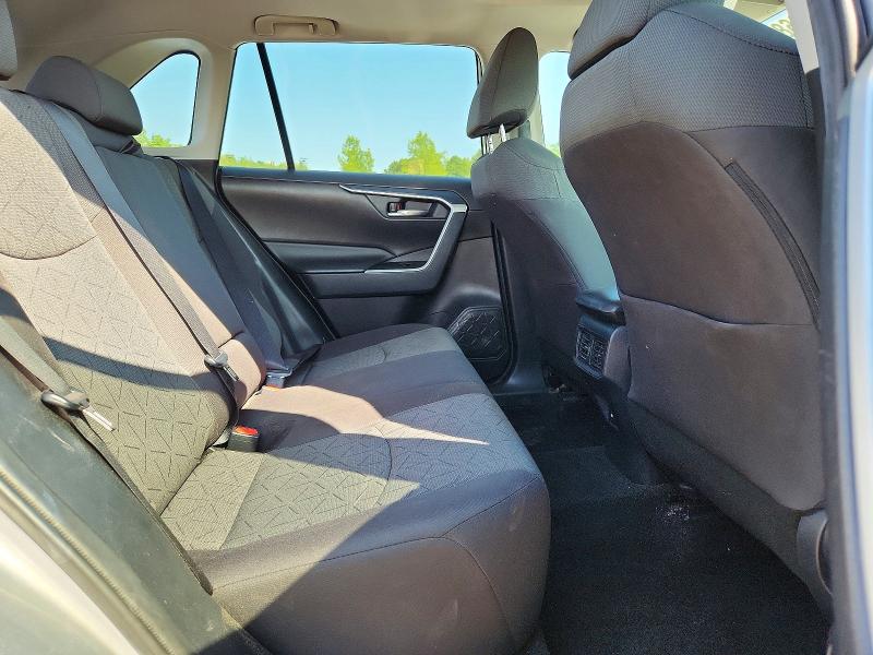 Photo 11 from auction – 2021 TOYOTA RAV4 with VIN 2T3P1RFV7MC158986