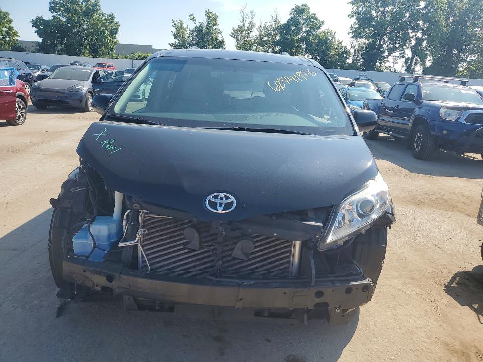 Photo 5 from auction – 2015 TOYOTA SIENNA with VIN 5TDYK3DC5FS539304
