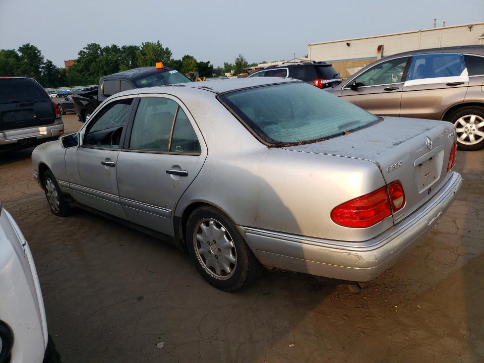 Photo 2 from auction – 1999 MERCEDES-BENZ E with VIN WDBJF82H7XX014630