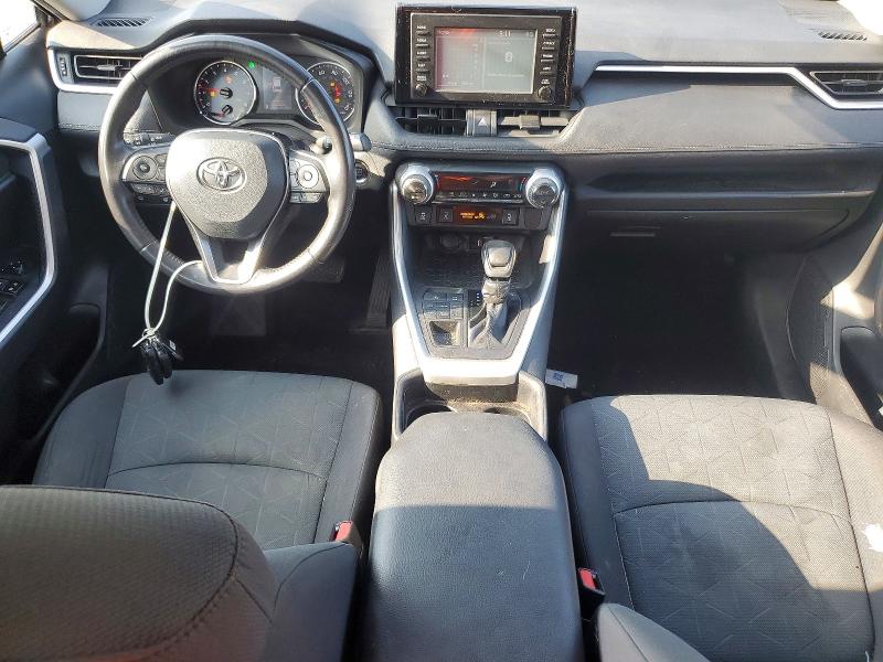 Photo 8 from auction – 2019 TOYOTA RAV4 with VIN 2T3P1RFV1KW047975