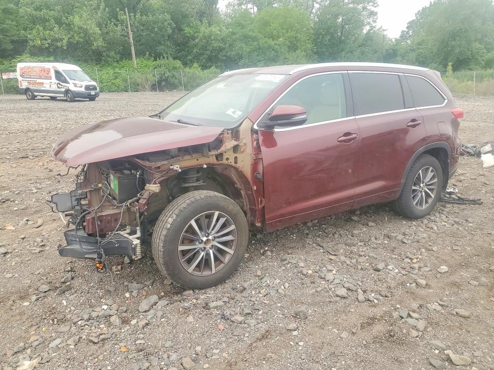 TOYOTA HIGHLANDER 2017 with VIN 5TDJZRFH7HS442567 - Photo from auction