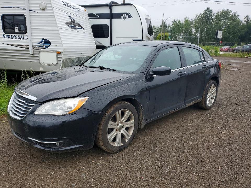 CHRYSLER 200 2013 with VIN 1C3CCBBB8DN758678 - Photo from auction