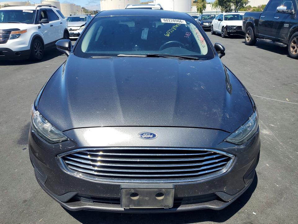 Photo 5 from auction – 2019 FORD FUSION with VIN 3FA6P0LU1KR284655