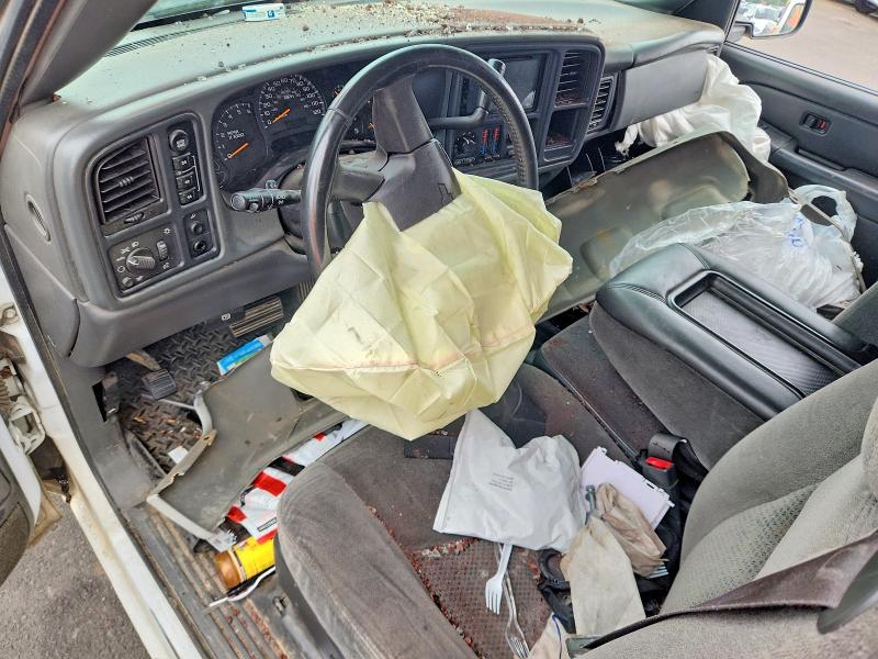 Foto 8 de la subasta – 2005 CHEVROLET SILVERADO con VIN 2GCEK19B051298135