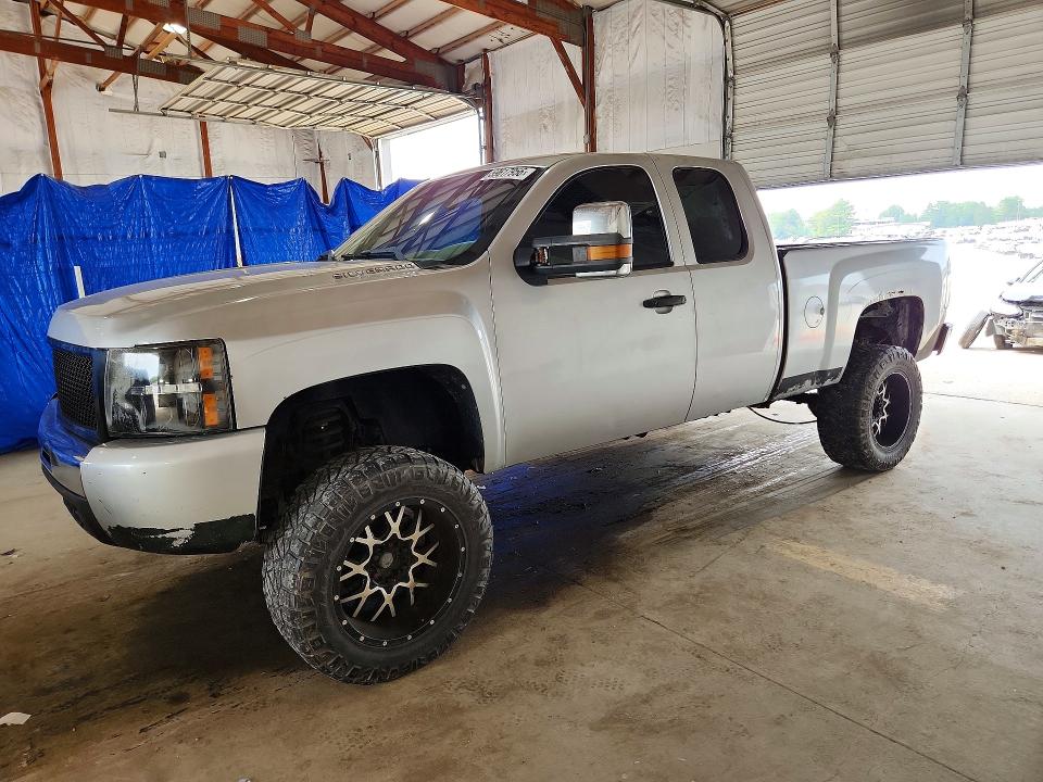 CHEVROLET SILVERADO 2011 with VIN 1GCRKPEA4BZ118336 - Photo from auction