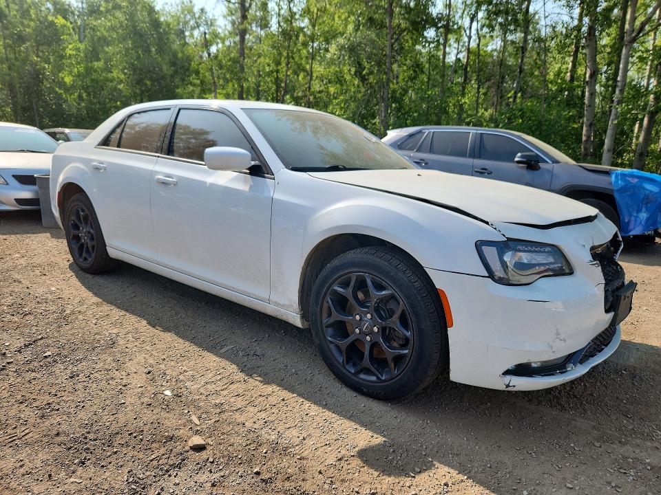 Photo 4 from auction – 2019 CHRYSLER 300 with VIN 2C3CCAGG7KH640576