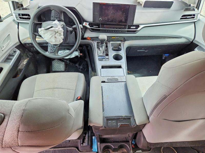 Photo 8 from auction – 2025 TOYOTA SIENNA with VIN 5TDKSKFC7SS165477