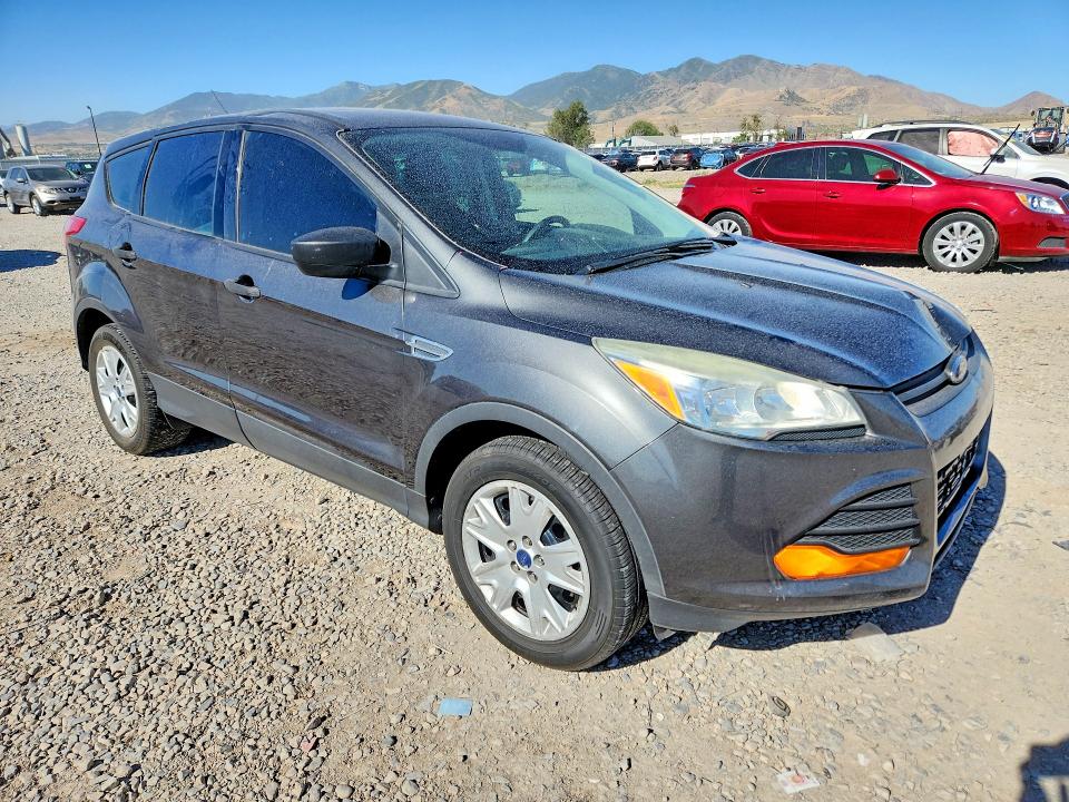Photo 4 from auction – 2016 FORD ESCAPE with VIN 1FMCU0F75GUB41313
