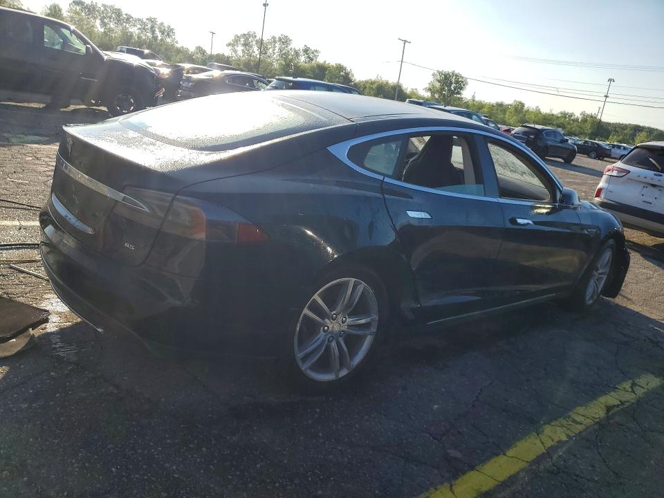 Фото 3 с аукциона – 2013 TESLA MODEL S с VIN 5YJSA1DN8DFP21126