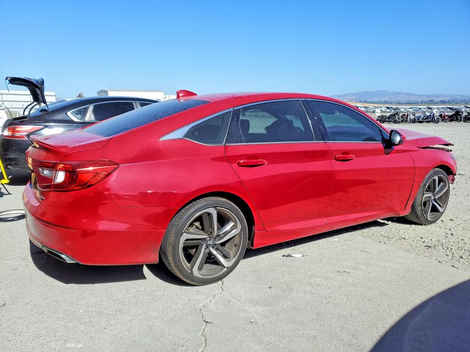 Photo 3 from auction – 2018 HONDA ACCORD with VIN 1HGCV1F30JA045099