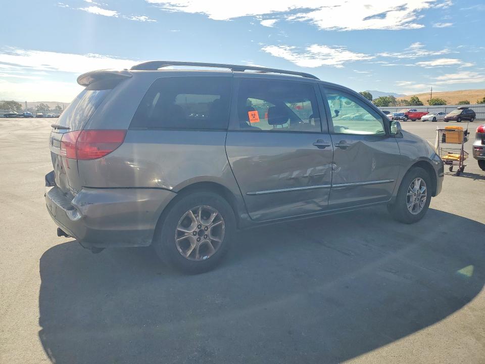 Photo 3 from auction – 2004 TOYOTA SIENNA with VIN 5TDBA22C44S017198