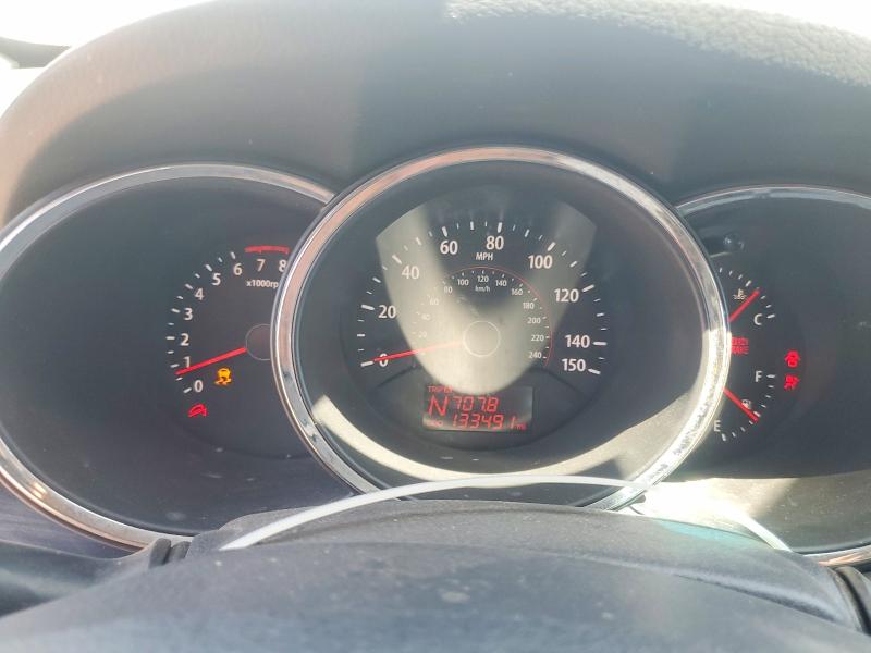 Photo 9 from auction – 2011 KIA SORENTO with VIN 5XYKT3A10BG107393