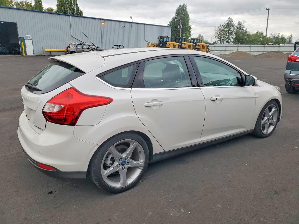 Photo 3 from auction – 2014 FORD FOCUS with VIN 1FADP3N22EL111816