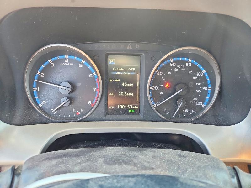 Photo 9 from auction – 2018 TOYOTA RAV4 with VIN 2T3RFREVXJW816533